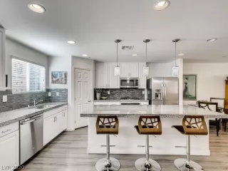 Photo #6: 2243984 Listing 