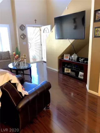 Photo #2: 2244012 Listing