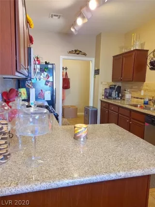 Photo #4: 2244012 Listing