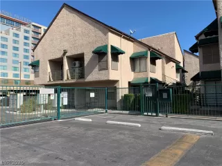 Photo #1: 2244026 Listing