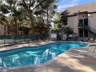 Photo #5: 2244026 Listing