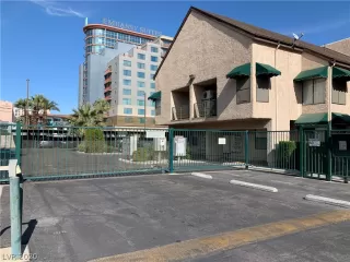 Photo #6: 2244026 Listing