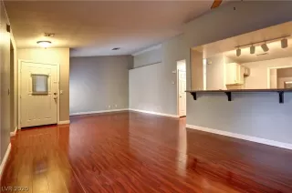 Photo #5: 2244044 Listing 