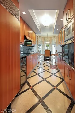 Photo #3: 2244064 Listing