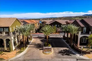 Photo #2: 2244140 Listing