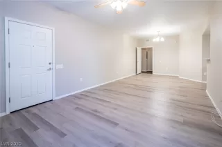 Photo #3: 2244206 Listing