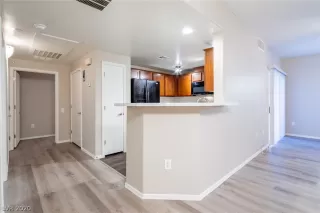 Photo #6: 2244206 Listing