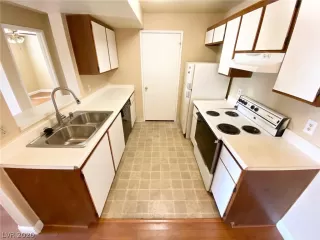 Photo #4: 2244232 Listing