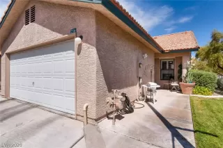 Photo #1: 2244237 Listing 