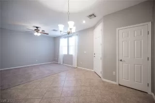 Photo #3: 2244257 Listing