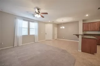 Photo #4: 2244257 Listing