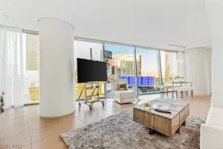 Photo #1: 2244284 Listing