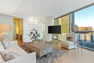 Photo #2: 2244284 Listing