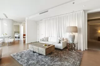 Photo #4: 2244284 Listing