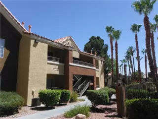 Photo #1: 2244336 Listing 