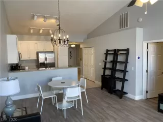 Photo #1: 2244420 Listing