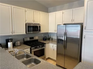 Photo #5: 2244420 Listing