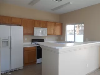 Photo #4: 2244430 Listing 