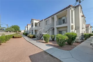 Photo #1: 2244474 Listing