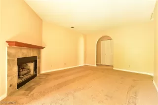 Photo #5: 2244477 Listing