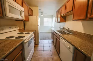 Photo #3: 2244493 Listing 