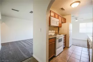 Photo #4: 2244493 Listing 