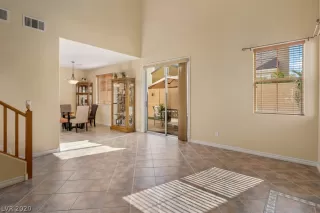 Photo #5: 2244553 Listing