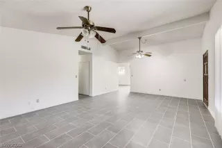 Photo #5: 2244591 Listing 