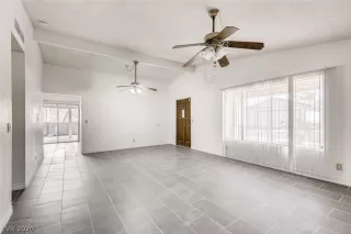 Photo #6: 2244591 Listing 