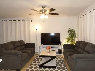 Photo #3: 2244658 Listing