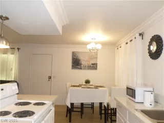 Photo #4: 2244658 Listing