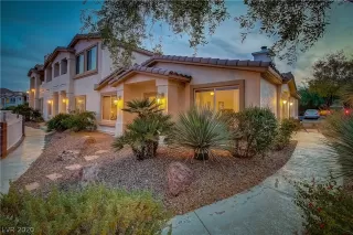 Photo #2: 2244672 Listing