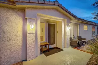 Photo #4: 2244672 Listing