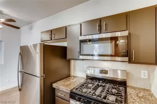 Photo #5: 2244685 Listing