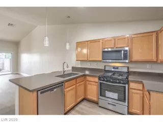 Photo #1: 2244688 Listing