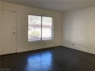 Photo #2: 2244765 Listing