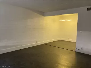 Photo #4: 2244765 Listing