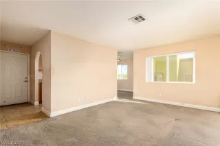 Photo #3: 2244800 Listing 