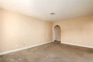 Photo #5: 2244800 Listing 