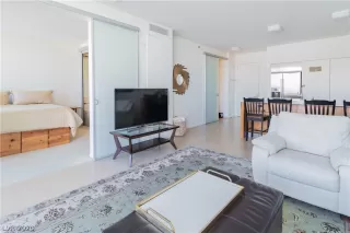 Photo #4: 2244854 Listing