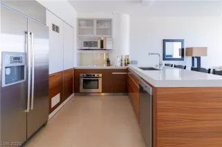 Photo #6: 2244854 Listing