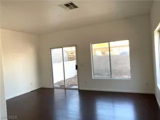 Photo #4: 2244865 Listing