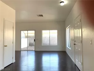 Photo #5: 2244865 Listing