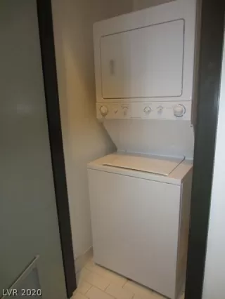 Photo #5: 2244891 Listing 