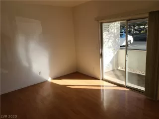 Photo #3: 2244922 Listing