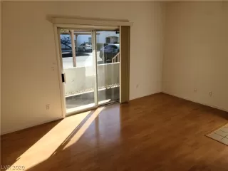 Photo #5: 2244922 Listing