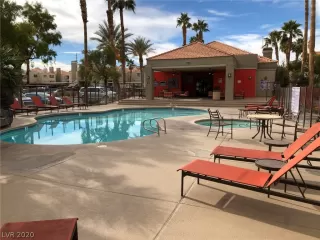 Photo #2: 2244932 Listing