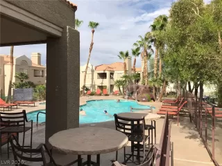 Photo #5: 2244932 Listing