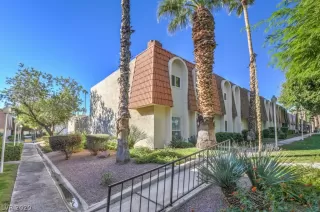 Photo #3: 2244934 Listing