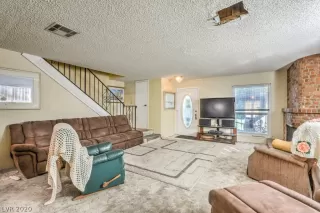 Photo #4: 2244934 Listing